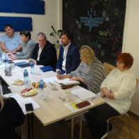 Jednání Podnikového výboru OSŽ při ČD, a. s., navštívil Mgr. Jan Staněk, pověřený řízením úseku lidských zdrojů.