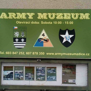 V bývalých prostorách Železničního vojska ve Zdicích dnes sídlí vojenské muzeum